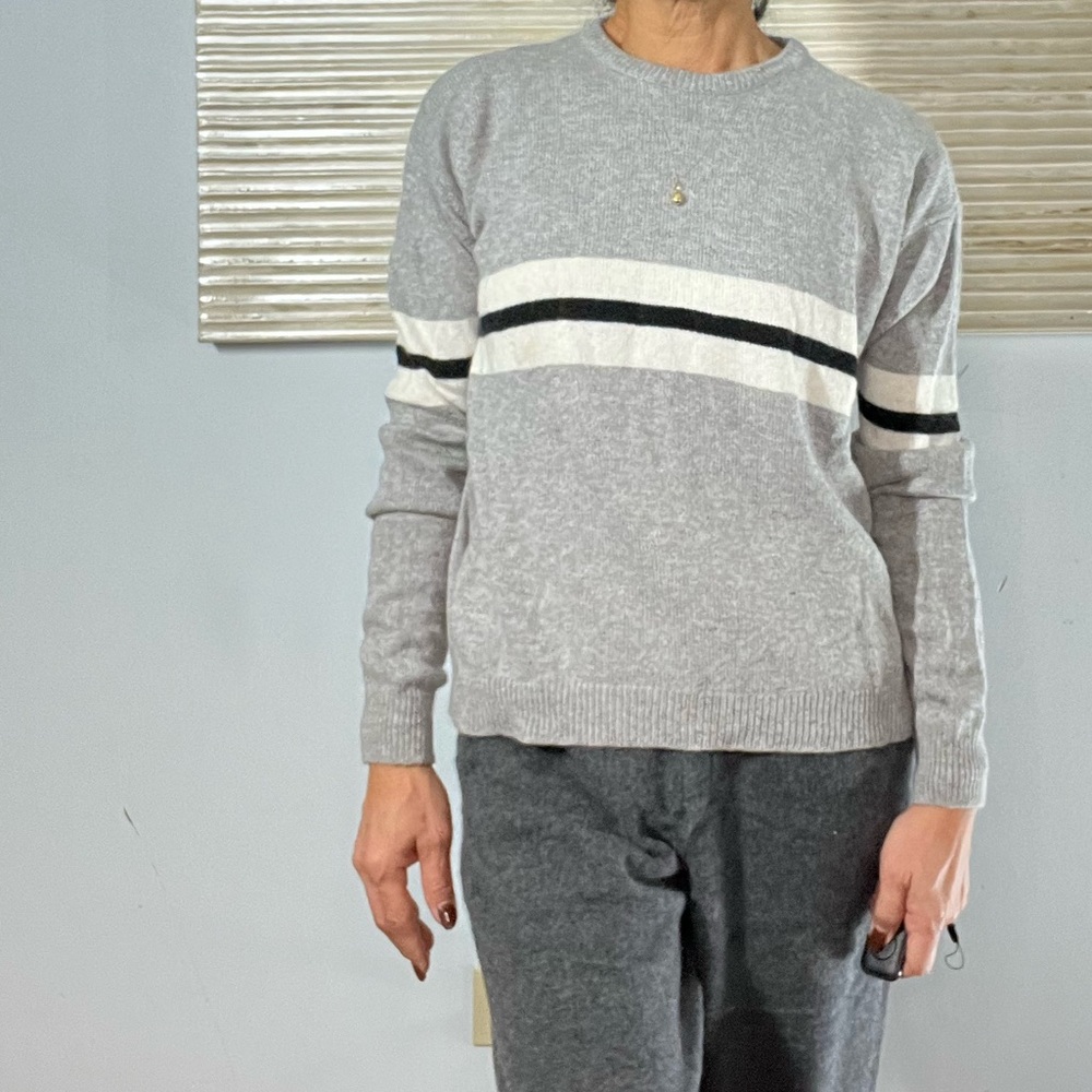 Brandy Melville Bernadette cashmere blend striped center sweater - Picture 4 of 13